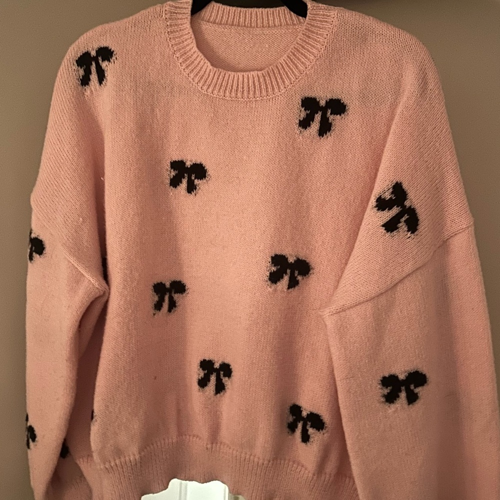 Women's Pink Bow-Print Crewneck Sweater- read description